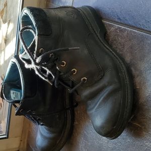 Timberland women's boots - size 6 medium.  Black
